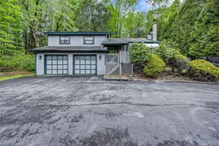 49 Lake View Dr, Lake Ariel, PA 18436 - Photo 1