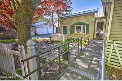 412 Bishop Avenue, Hawley, PA 18428 - Photo 19
