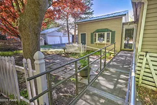 412 Bishop Ave, Hawley, PA 18428 - Photo 19