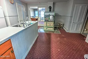 412 Bishop Ave, Hawley, PA 18428 - Photo 9