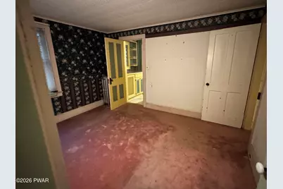412 Bishop Avenue, Hawley, PA 18428 - Photo 11