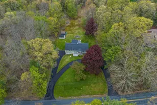 212 Lakeshore Dr, Lakeville, PA 18438 - Photo 9