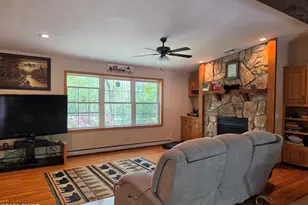 807 E Spur Ct, Lords Valley, PA 18428 - Photo 7