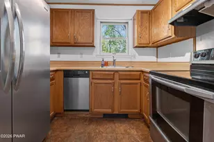 224 Westfall Dr, Dingmans Ferry, PA 18328 - Photo 9