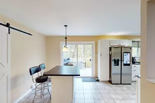 105 Wagoner Ln, Hawley, PA 18428 - Photo 9
