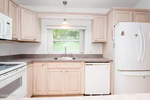 240 W Shore Dr, Hawley, PA 18428 - Photo 21