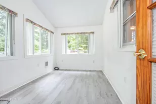 240 W Shore Dr, Hawley, PA 18428 - Photo 27