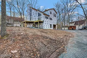 101 Maple Leaf Rd, Lackawaxen, PA 18435 - Photo 1