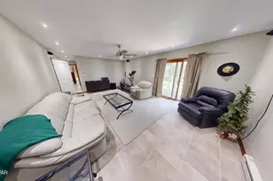 116 Beach Ln, Dingmans Ferry, PA 18328 - Photo 33
