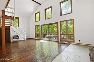 100 Split Rail Ln, Lake Ariel, PA 18436 - Photo 1