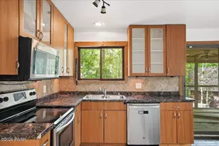 100 Split Rail Ln, Lake Ariel, PA 18436 - Photo 11