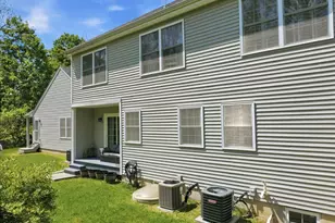 4109 Milford Landing Dr, Milford, PA 18337 - Photo 9