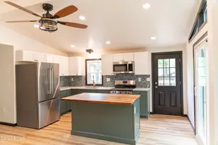 124 Fawn Lake Dr, Hawley, PA 18428 - Photo 9