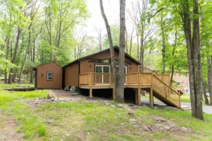 124 Fawn Lake Dr, Hawley, PA 18428 - Photo 3