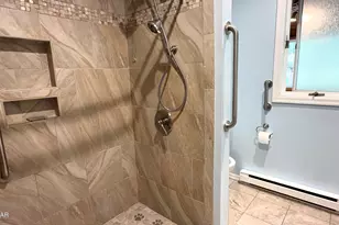 208 Mountain View Dr, Hawley, PA 18428 - Photo 9