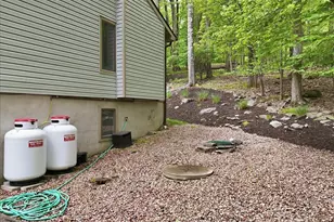 599 Lakeshore Dr, Lakeville, PA 18438 - Photo 105