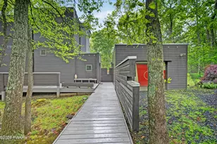 220 Kinsale Ln, Dingmans Ferry, PA 18328 - Photo 45