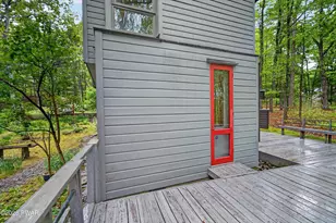 220 Kinsale Ln, Dingmans Ferry, PA 18328 - Photo 49