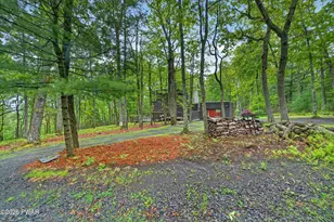 220 Kinsale Ln, Dingmans Ferry, PA 18328 - Photo 5