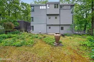 220 Kinsale Ln, Dingmans Ferry, PA 18328 - Photo 51