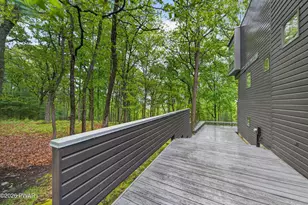 220 Kinsale Ln, Dingmans Ferry, PA 18328 - Photo 43