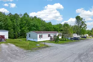 131 Hollister Dr, Moscow, PA 18444 - Photo 3