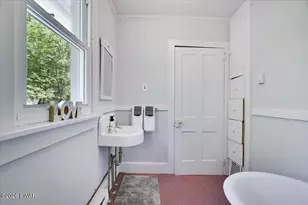 327 Garfield Ave, Hawley, PA 18428 - Photo 39