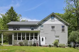 327 Garfield Ave, Hawley, PA 18428 - Photo 1