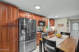 3902 Navaho Ln, Lake Ariel, PA 18436 - Photo 9