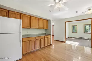806 Lariat Ct, Hawley, PA 18428 - Photo 21