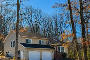 102 Crescent Lake Cove Ct, Milford, PA 18337 - Photo 3