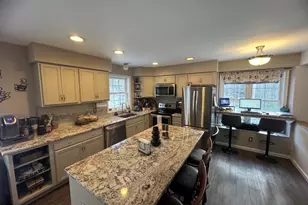 102 Crescent Lake Cove Ct, Milford, PA 18337 - Photo 21