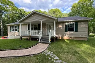137 Red Rock Cir, Hawley, PA 18428 - Photo 1