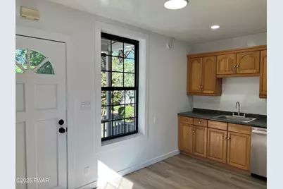 308 Bishop Avenue #308 B, Hawley, PA 18428 - Photo 3