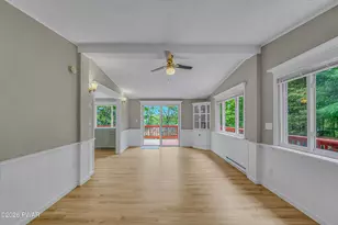 152 W Shore Dr, Hawley, PA 18428 - Photo 11
