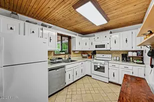 70 Underwood Ln, Lake Ariel, PA 18436 - Photo 17