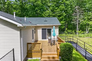 109 Red Rock Cir, Hawley, PA 18428 - Photo 3