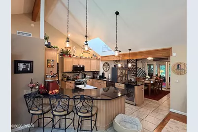 802 Paddock, Lords Valley, PA 18428 - Photo 9