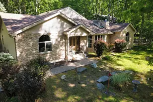 802 Paddock, Lords Valley, PA 18428 - Photo 3