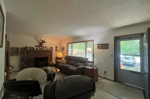 111 Rays Pl, Dingmans Ferry, PA 18328 - Photo 3
