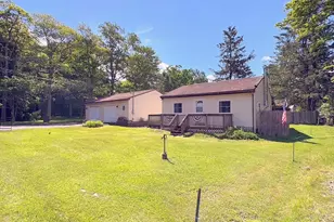 113 E Oak Ln, Greentown, PA 18426 - Photo 3