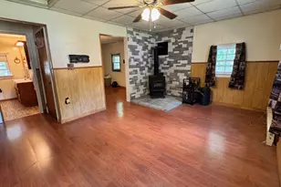 113 E Oak Ln, Greentown, PA 18426 - Photo 5
