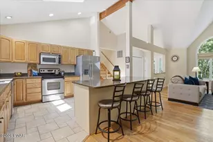 808 Woodland Ct, Lords Valley, PA 18428 - Photo 15