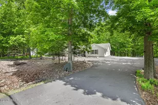 164 Rainbow Dr, Lackawaxen, PA 18435 - Photo 5