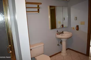 125 Canterbrook Dr, Lords Valley, PA 18428 - Photo 11