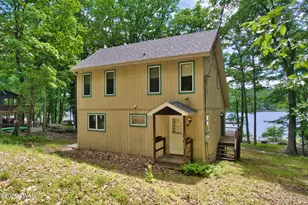 113 E Shore Dr, Hawley, PA 18428 - Photo 1