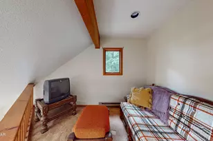 113 E Shore Dr, Hawley, PA 18428 - Photo 9