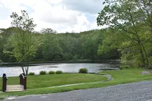 121 Mountain View Dr, Lords Valley, PA 18428 - Photo 3