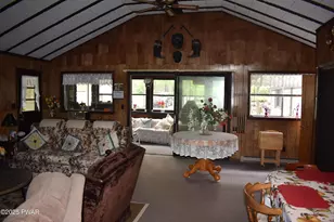 121 Mountain View Dr, Lords Valley, PA 18428 - Photo 11
