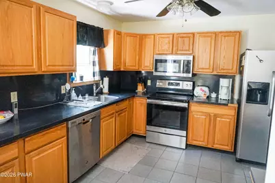 106 Lakeview Court, Milford, PA 18337 - Photo 3